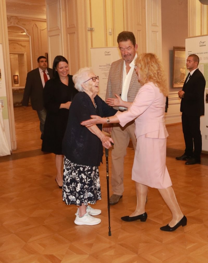 Изложбата за Батенберг след Двореца се мести в парламента Изложбата за Батенберг след Двореца се мести в парламента